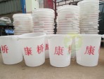 集市塑料垃圾桶